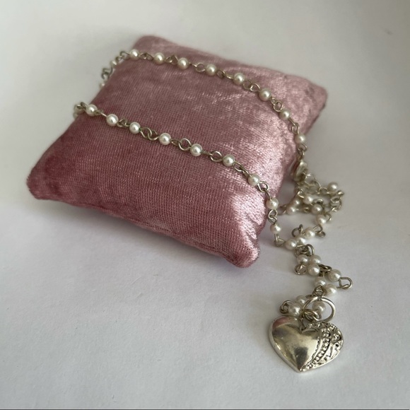 Silver plated heart and imitation pearl necklace - Picture 4 of 5